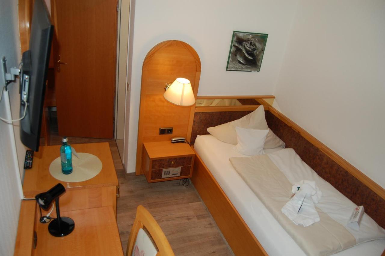 Hotel Friesengeist Wiesmoor Extérieur photo